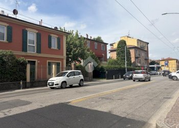 Negozio Via Massarenti, Bologna (zona Massarenti) - foto 12