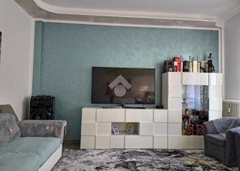 Three-room apartment Via Roma, Pessano con Bornago - photo 7