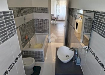 Three-room apartment Via Roma, Pessano con Bornago - photo 15