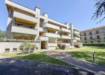 Three-room apartment Viale dei Fiori, Cusano Milanino - photo 1