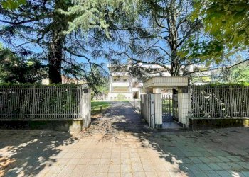 Three-room apartment Viale dei Fiori, Cusano Milanino - photo 4