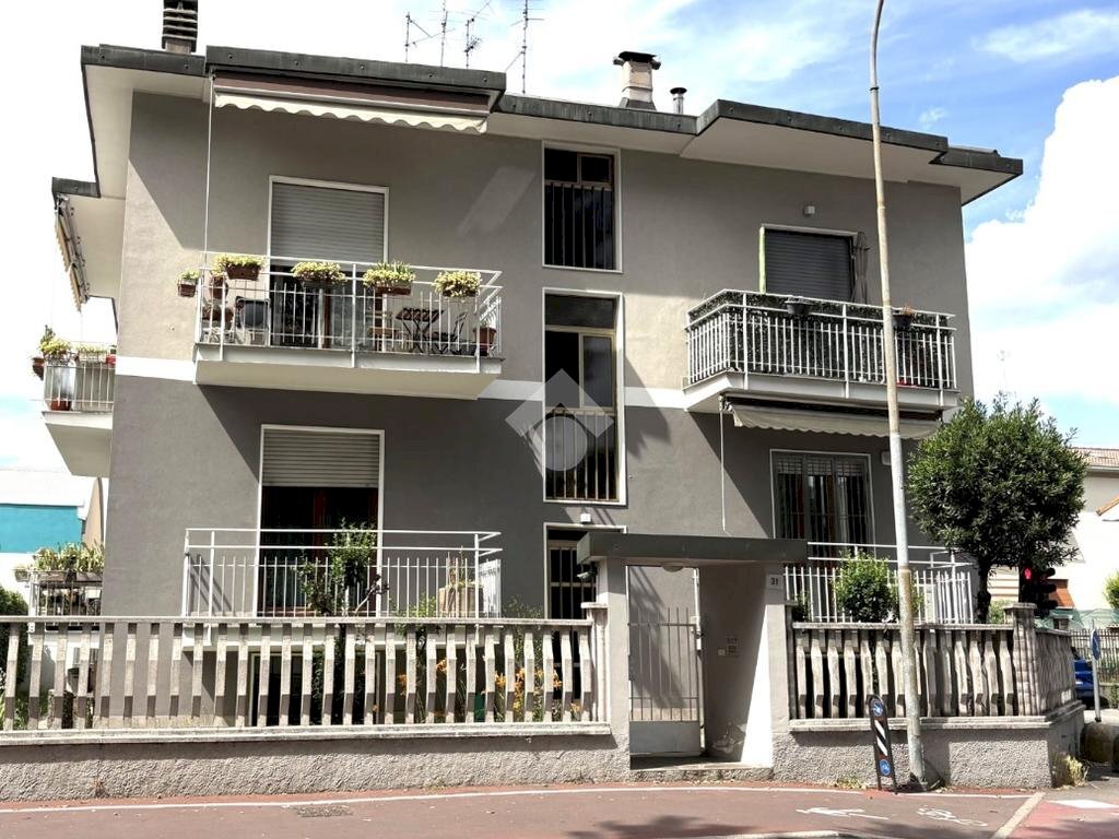 Three-room apartment Via risorgimento, Senago - photo 1