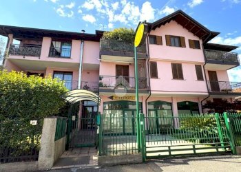 Three-room apartment Via Camillo Benso Conte di Cavour, Senago - photo 1