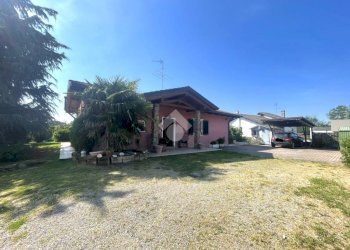 Villa Via Don Luigi Zanetta, Boca - foto 1