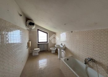 Three-room apartment Via Scarnafigi, Moretta - photo 10