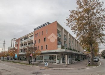 Four-room apartment Via Francesco Crispi, Cesenatico - photo 1