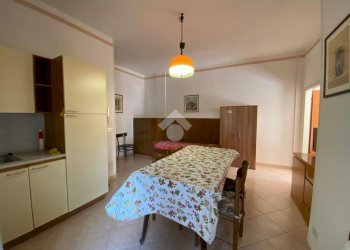 Two-room apartment Via Cavour, Cesenatico - photo 1