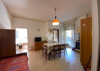 Two-room apartment Via Cavour, Cesenatico - photo 4