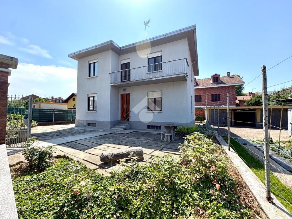 Villa Corso c. battisti., Carignano - foto 1