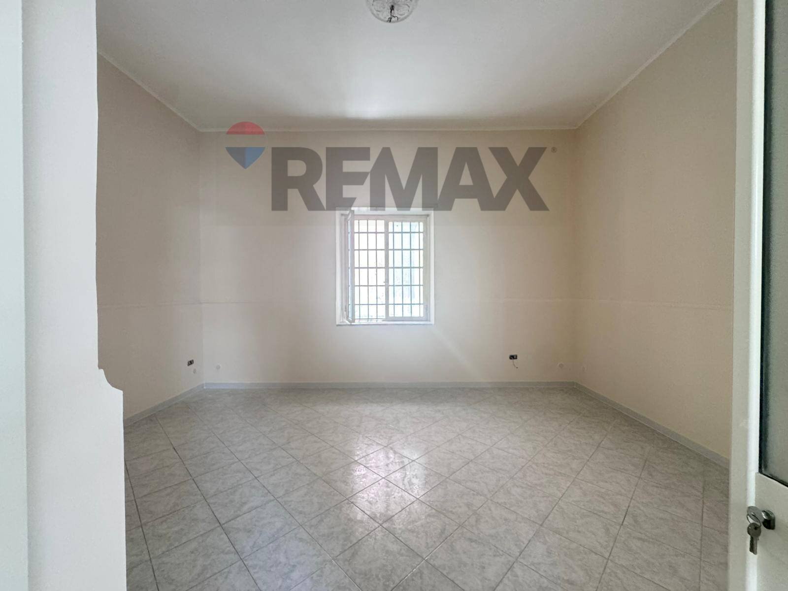 Stanza vuota - Appartamento via San Mauro
 
75, Casoria - foto 2