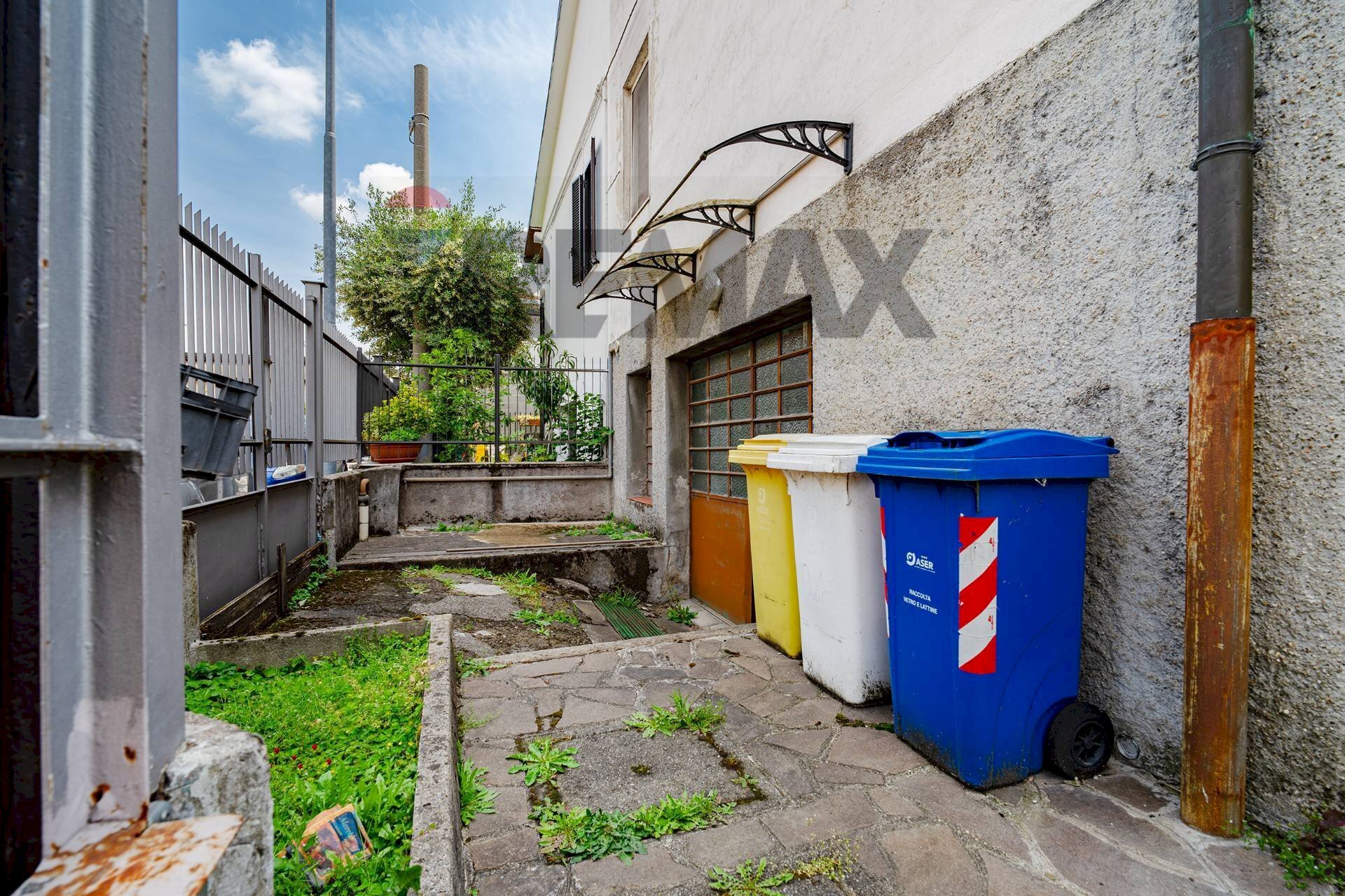 Giardino - Semi-detached house via Petrarca
94, Rho - photo 2