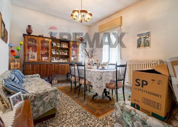 Sala da pranzo - Semi-detached house via Petrarca
 
94, Rho - photo 5