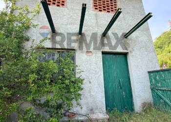 Casa all\'aperto - Terreno agricolo via mazzini
16, Sangiano - foto 3