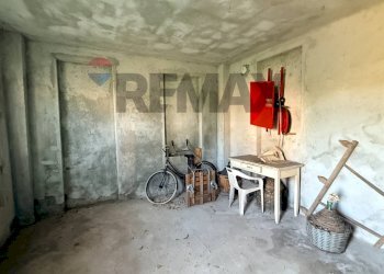 Stanza vuota - Terreno agricolo via mazzini
16, Sangiano - foto 9