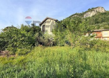 Giardino - Terreno agricolo via mazzini
16, Sangiano - foto 1