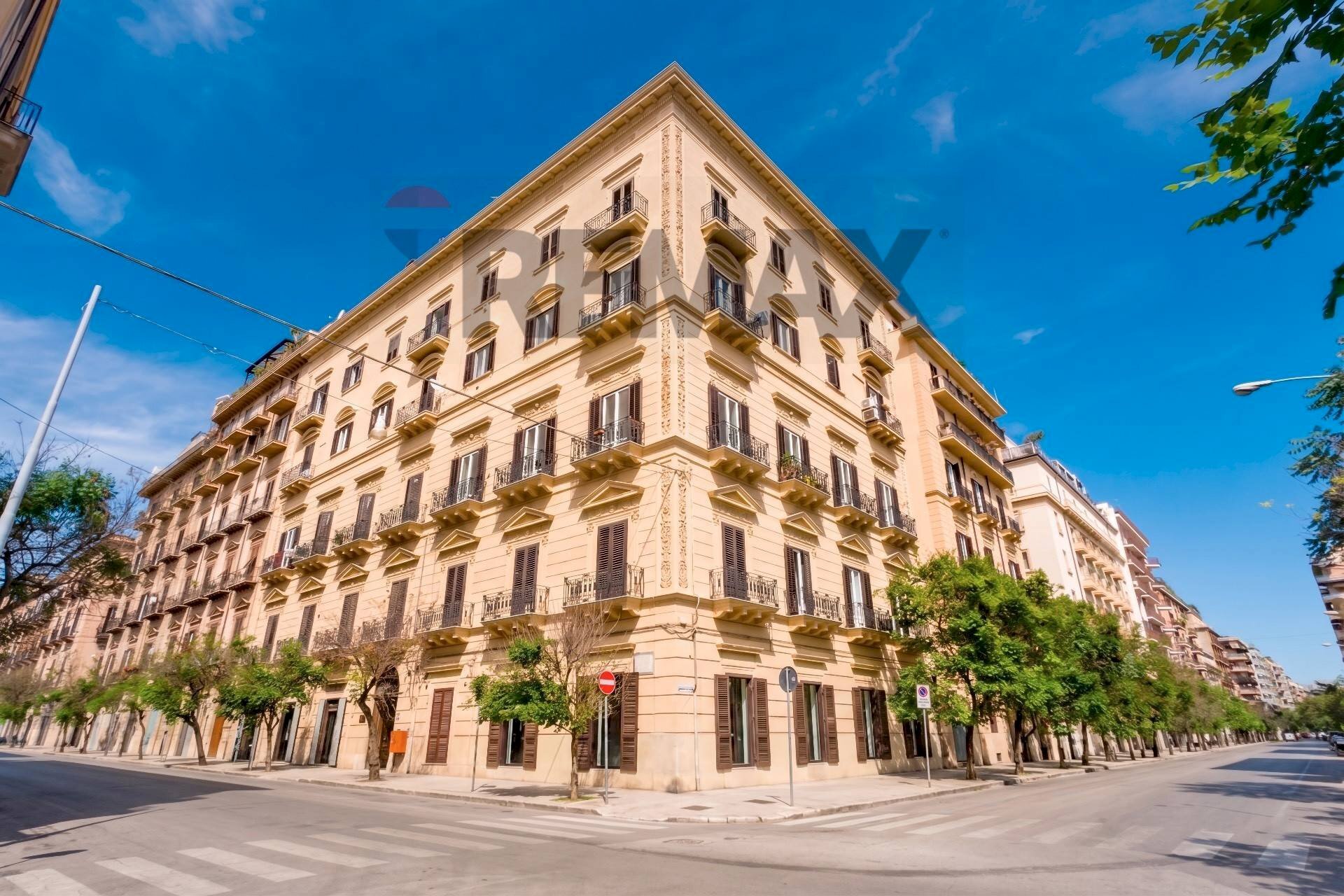 Edificio all\'aperto - Negozio Via Paolo Paternostro
27, Palermo - foto 2
