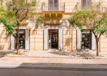 Edificio all\'aperto - Commercial Premises Via Paolo Paternostro
27, Palermo - photo 4