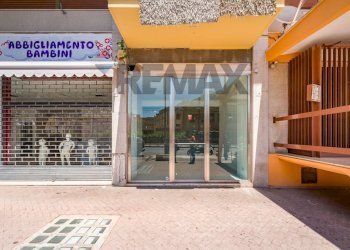 Edificio all\'aperto - Negozio Viale Leonardo Da Vinci
 
19, Palermo - foto 3