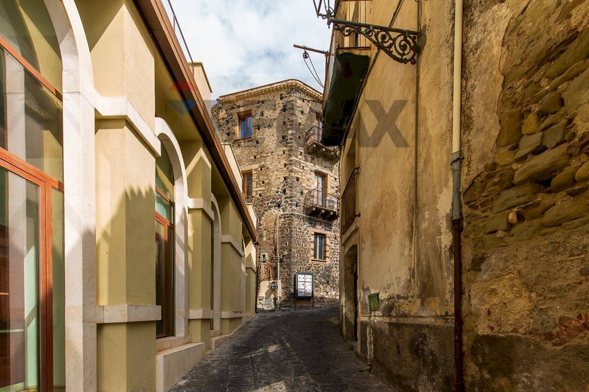 Edificio all\'aperto - Casa semi indipendente Piazza Sant'Antonio
9, Castiglione di Sicilia - foto 2