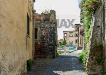 Edificio all\'aperto - Casa semi indipendente Piazza Sant'Antonio
 
9, Castiglione di Sicilia - foto 8