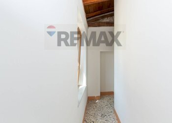 Hall / corridoio - Casa semi indipendente Piazza Sant'Antonio
 
9, Castiglione di Sicilia - foto 28