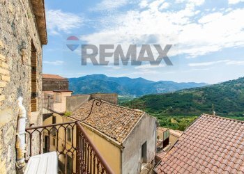 Vista delle montagne - Casa semi indipendente Piazza Sant'Antonio
 
9, Castiglione di Sicilia - foto 41