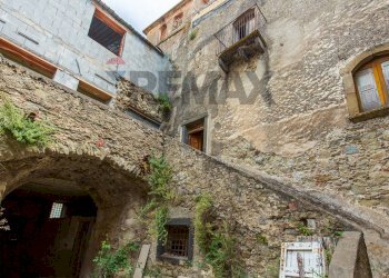 Edificio all\'aperto - Casa semi indipendente Piazza Sant'Antonio
 
9, Castiglione di Sicilia - foto 60