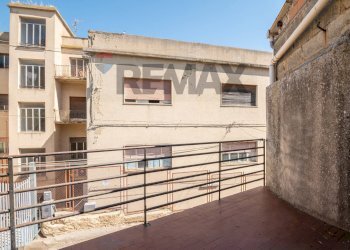 Balcone - Apartment Via Santa Maria Di Gesù
 
66, Caltagirone - photo 31