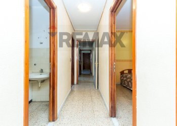 Hall / corridoio - Appartamento Via Del Maggiolino
 
5, Catania - foto 25