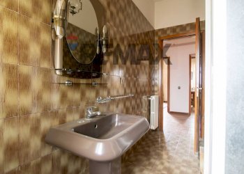 Bagno - Four-room apartment Via della Regione
35, San Giovanni la Punta - photo 16