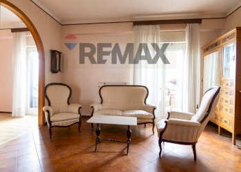 Soggiorno - Four-room apartment Via della Regione
35, San Giovanni la Punta - photo 3