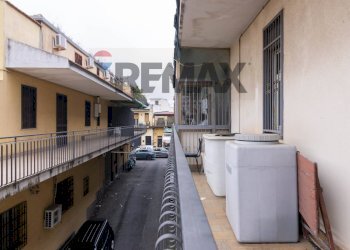 Balcone - Four-room apartment Via della Regione
35, San Giovanni la Punta - photo 7
