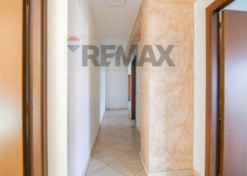 Hall / corridoio - Trilocale Vico Olivella
 
13, Camporotondo Etneo - foto 8