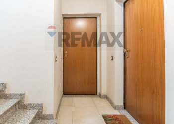 Hall / corridoio - Trilocale Vico Olivella
 
13, Camporotondo Etneo - foto 25