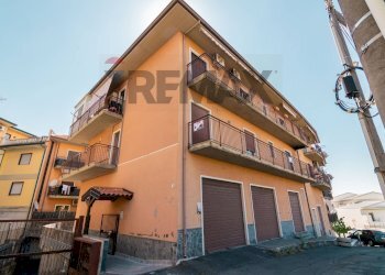 Edificio all\'aperto - Trilocale Vico Olivella
 
13, Camporotondo Etneo - foto 26