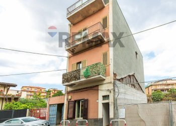 Edificio all\'aperto - Trilocale Via Napoli
 
7, Gravina di Catania - foto 2