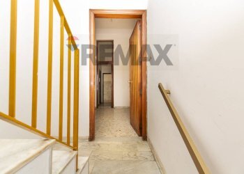Hall / corridoio - Trilocale Via Napoli
 
7, Gravina di Catania - foto 3