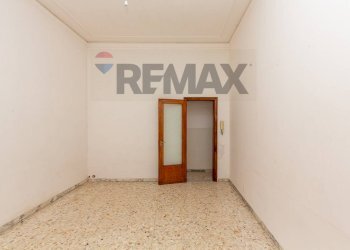 Stanza vuota - Trilocale Via Napoli
 
7, Gravina di Catania - foto 7