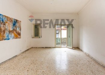 Stanza vuota - Trilocale Via Napoli
 
7, Gravina di Catania - foto 9