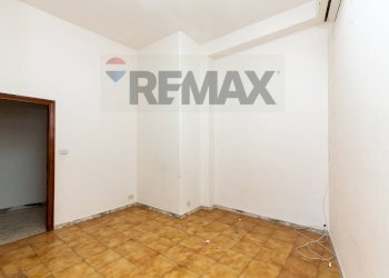 Stanza vuota - Trilocale Via Napoli
 
7, Gravina di Catania - foto 13