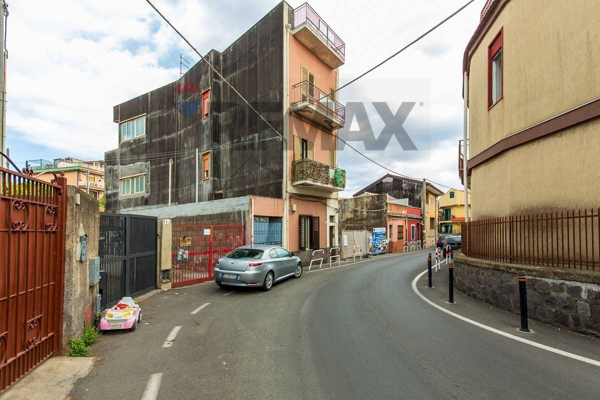 Edificio all\'aperto - Trilocale Via Napoli
 
7, Gravina di Catania - foto 1