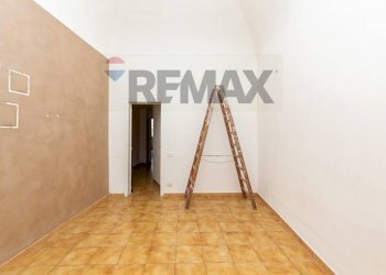 Stanza vuota - Trilocale Via Napoli
 
7, Gravina di Catania - foto 3
