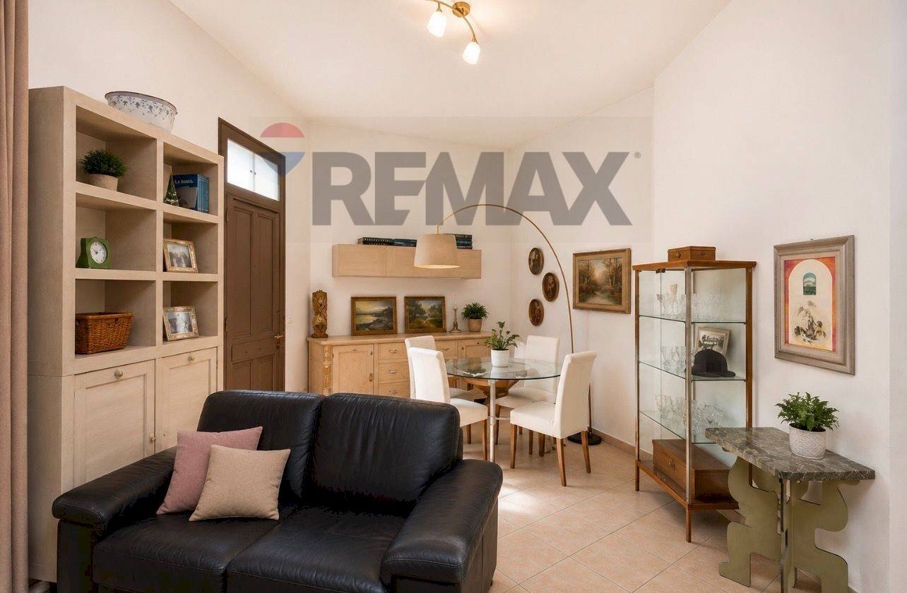 Sala da pranzo - Casa indipendente Via Etnea
267, Gravina di Catania - foto 2