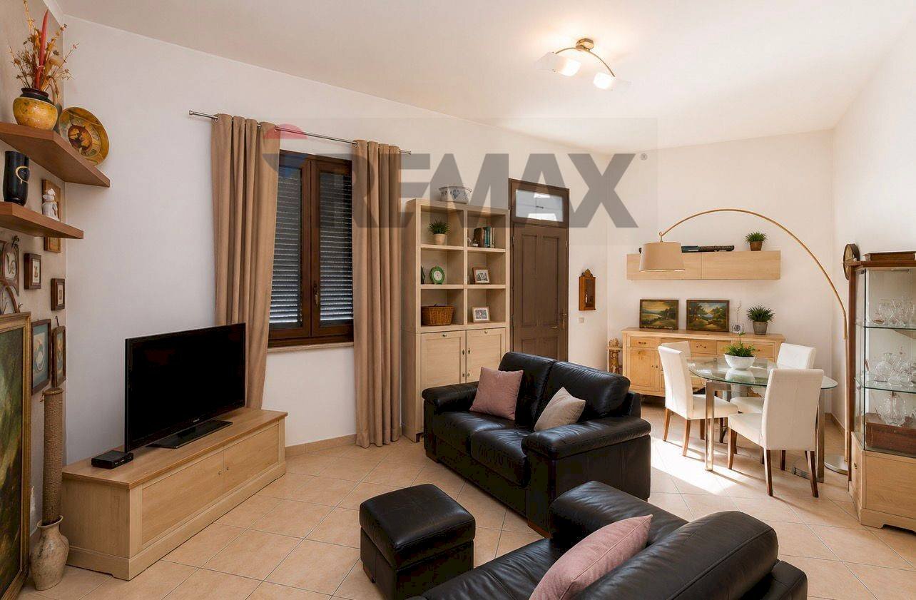 Sala da pranzo - Casa indipendente Via Etnea
267, Gravina di Catania - foto 3