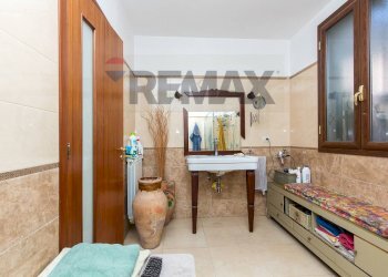 Bagno - Casa indipendente Via Etnea
 
267, Gravina di Catania - foto 7