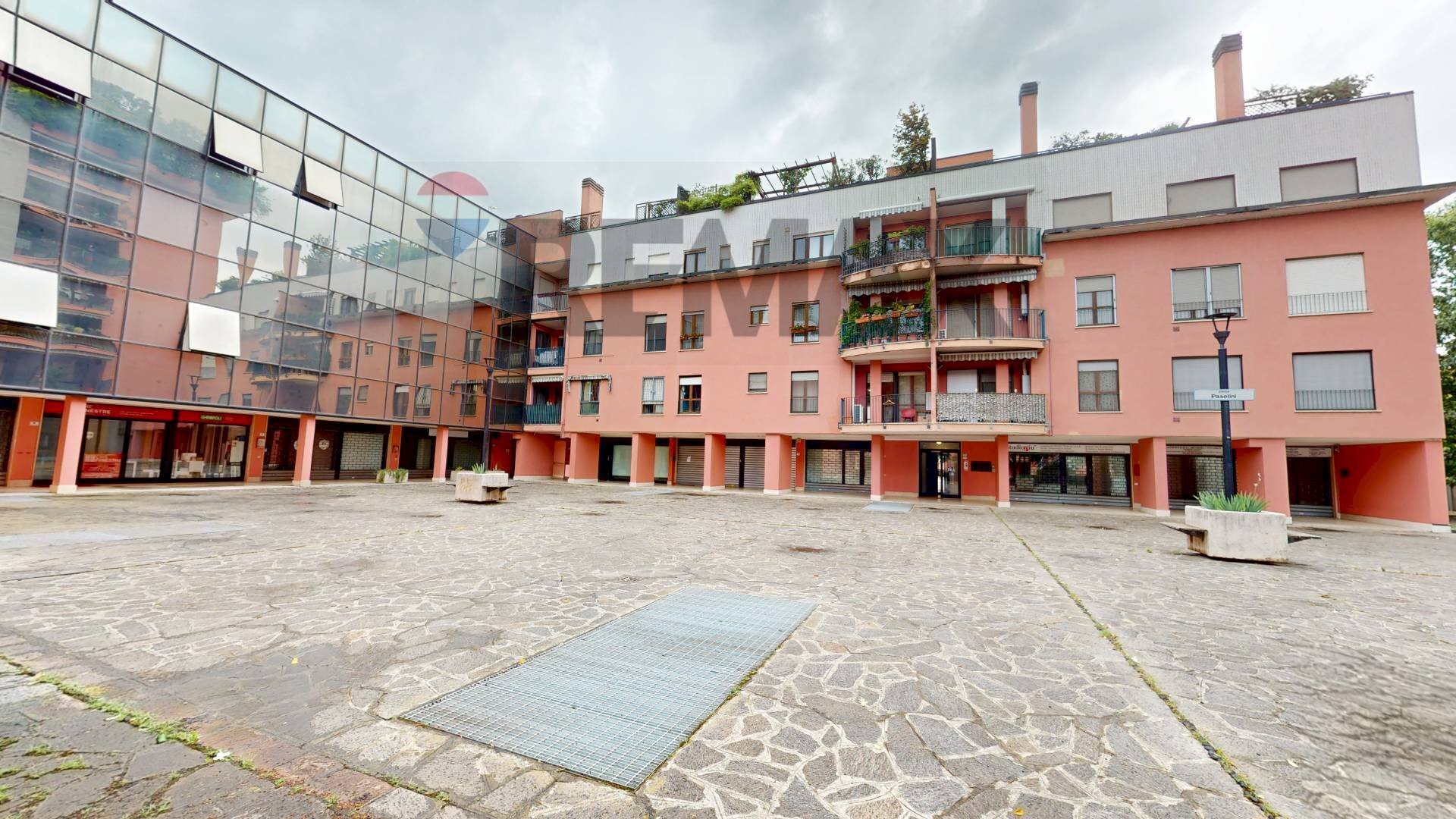 Edificio all\'aperto - Quadrilocale Piazza Pasolini
10, Pessano con Bornago - foto 2