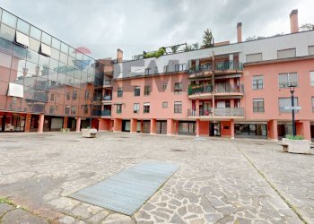 Edificio all\'aperto - Appartamento Piazza Pasolini
 
10, Pessano con Bornago - foto 1