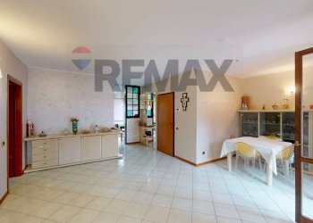 Sala da pranzo - Appartamento Piazza Pasolini
 
10, Pessano con Bornago - foto 7