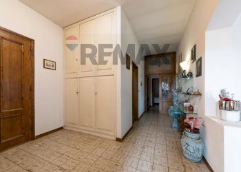 Hall / corridoio - Semi-detached house Terranuova Bracciolini - photo 2