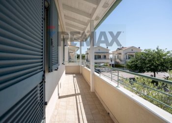 Balcone - Quadrilocale Via casale vecchio
 
36, Mondolfo - foto 10